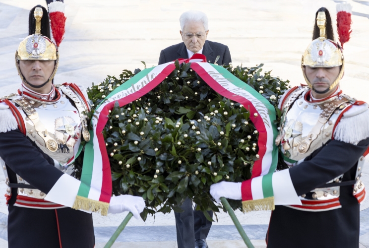 Il Presidente Sergio Mattarella in occasione della deposizione di una corona d’alloro sulla Tomba del Milite Ignoto, nella ricorrenza della Giornata dell’Unità Nazionale
