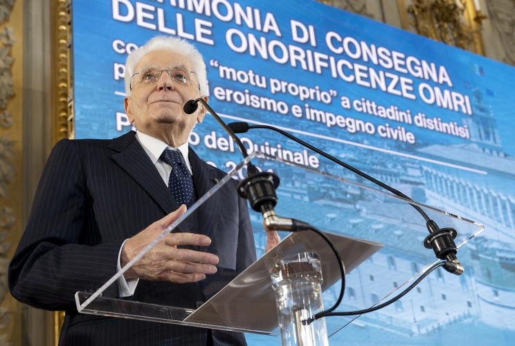 Il Presidente Sergio Mattarella nel corso dell'incontro con i nuovi insigniti dell’Ordine al Merito della Repubblica Italiana conferite “motu proprio” a cittadini distintisi per atti di eroismo e impegno civile