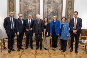Il Presidente Sergio Mattarella incontra Anna Fasano,Presidente di Banca Etica unitamente ad una delegazione

