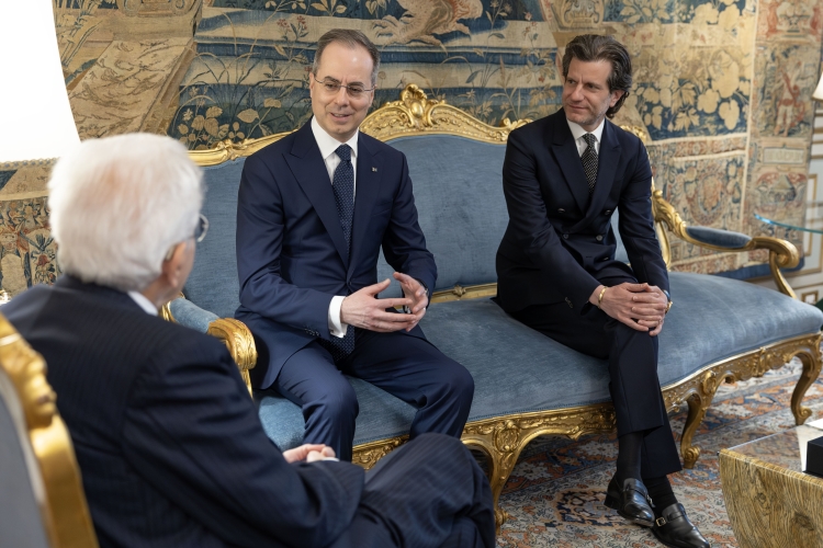 Il Presidente della Repubblica Sergio Mattarella con Matteo Colaninno e Dott. Michele Colaninno, rispettivamente Presidente esecutivo e Amministratore Delegato – CEO di Piaggio Group, in occasione del 140° anniversario di fondazione dell’azienda
