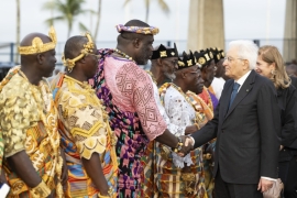 Il Presidente della Repubblica Sergio Mattarella e la Sig.ra Laura salutano i capi tradizionali Ivoriani
