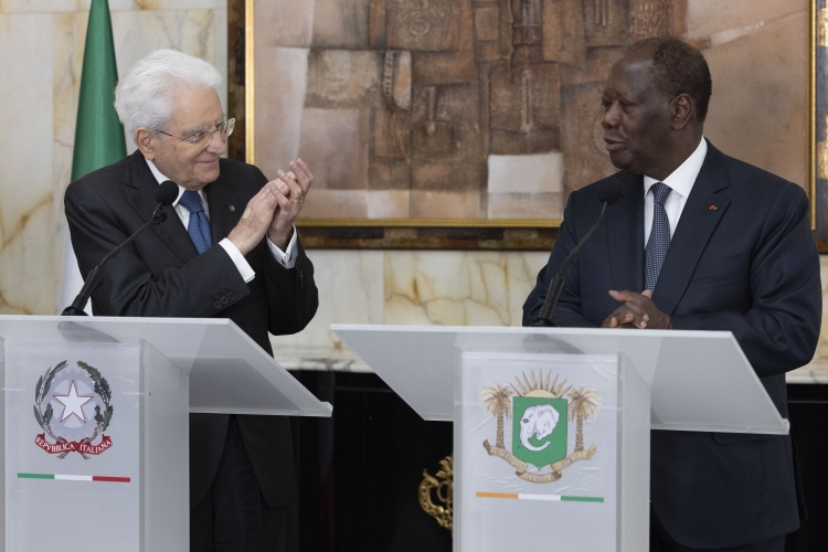Il Presidente della Repubblica Sergio Mattarella con Alassane Ouattara, Presidente della Repubblica della Costa d’Avorio, nel corso delle dichiarazioni alla stampa

