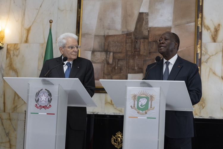 Il Presidente della Repubblica Sergio Mattarella con Alassane Ouattara, Presidente della Repubblica della Costa d’Avorio, nel corso delle dichiarazioni alla stampa

