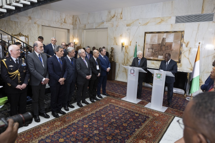 Il Presidente della Repubblica Sergio Mattarella con Alassane Ouattara, Presidente della Repubblica della Costa d’Avorio, nel corso delle dichiarazioni alla stampa
