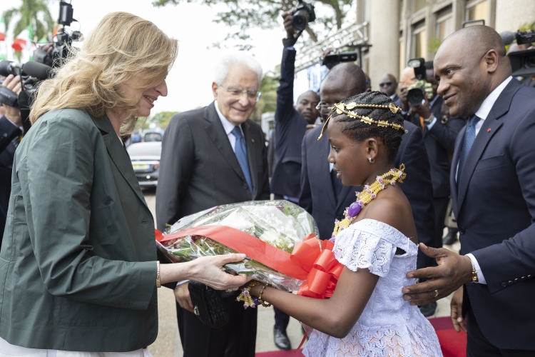 Il Presidente della Repubblica Sergio Mattarella e la Sig.ra Laura al Municipio del Distretto di Abidjan,accolti da Ibrahim Cissé Bacongo,Ministro Governatore del Distretto d’Abidjan
