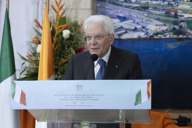 Il Presidente della Repubblica Sergio Mattarella durante la cerimonia di consegna delle Chiavi del distretto di Abidjan