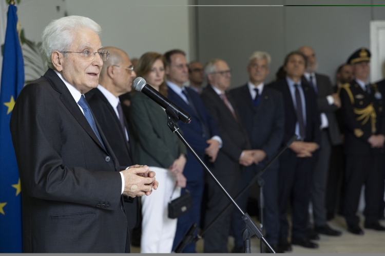 Il Presidente della Repubblica Sergio Mattarella saluta il personale dell’Ambasciata d’Italia ad Abidjan
