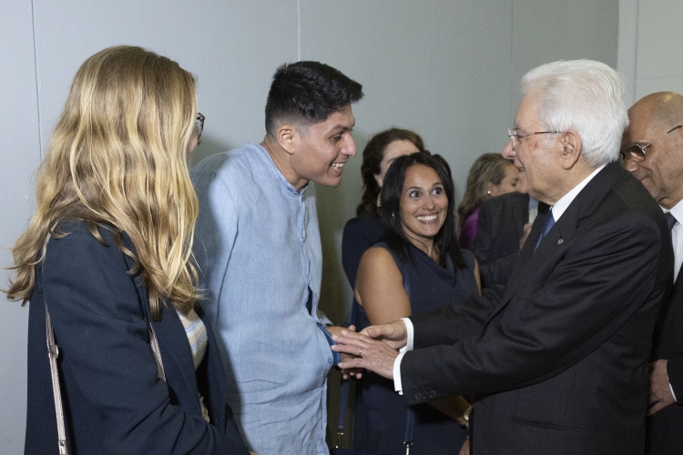 Il Presidente della Repubblica Sergio Mattarella incontra una rappresentanza della collettività italiana nella Repubblica della Costa d’Avorio
