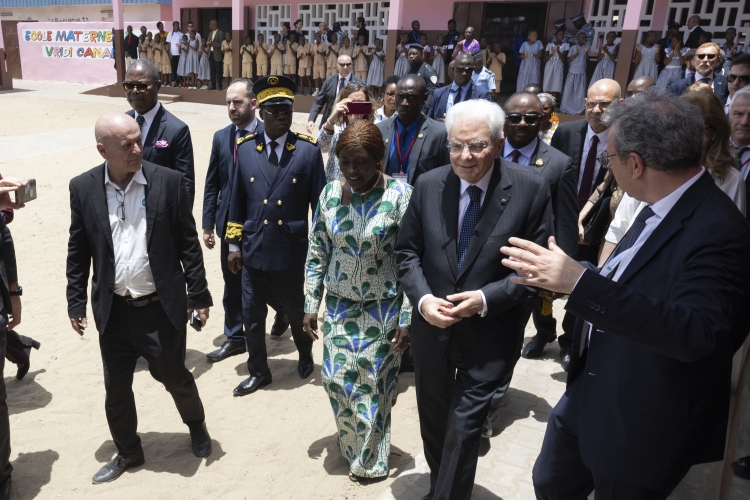 Il Presidente della Repubblica Sergio Mattarella al Complesso scolastico del Canale di Vridi 
