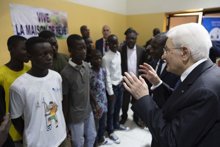 Il Presidente della Repubblica Sergio Mattarella alla “Casa della Comunità” di Sant’Egidio
