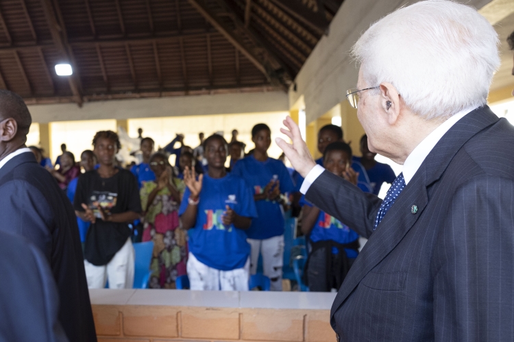 Il Presidente della Repubblica Sergio Mattarella alla “Casa della Comunità” di Sant’Egidio

