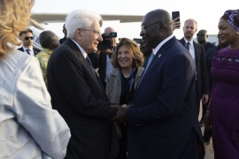 Il Presidente della Repubblica Sergio Mattarella e la Sig.ra Laura all’aeroporto internazionale di Accra accolti da Mahamudu Bawumia,Vice Presidente della Repubblica del Ghana,in occasione della visita di Stato 
