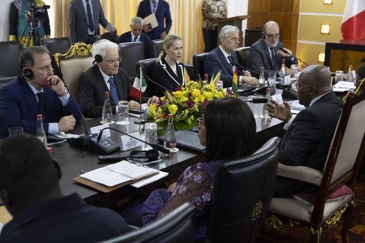 Il Presidente della Repubblica Sergio Mattarella con Nana Addo Dankwa Akufo-Addo, Presidente della Repubblica del Ghana, durante i colloqui allargati alle Delegazioni ufficiali 
