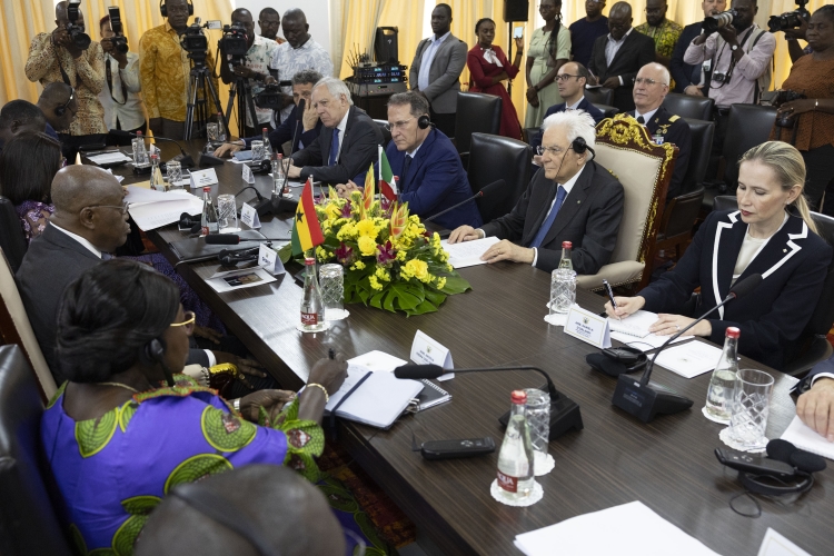 Il Presidente della Repubblica Sergio Mattarella con Nana Addo Dankwa Akufo-Addo, Presidente della Repubblica del Ghana, durante i colloqui allargati alle Delegazioni ufficiali 
