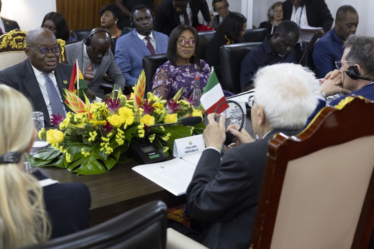 Il Presidente della Repubblica Sergio Mattarella con Nana Addo Dankwa Akufo-Addo, Presidente della Repubblica del Ghana, durante i colloqui allargati alle Delegazioni ufficiali 
