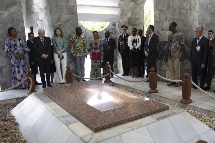 Il Presidente della Repubblica Sergio Mattarella e la Sig.ra Laura al Memoriale di Kwame Nkrumah 
