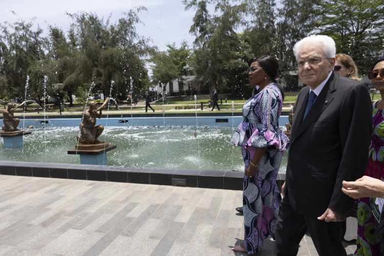 Il Presidente della Repubblica Sergio Mattarella e la Sig.ra Laura al Memoriale di Kwame Nkrumah 
