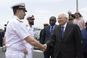 Il Presidente Mattarella visita la Nave Bettica