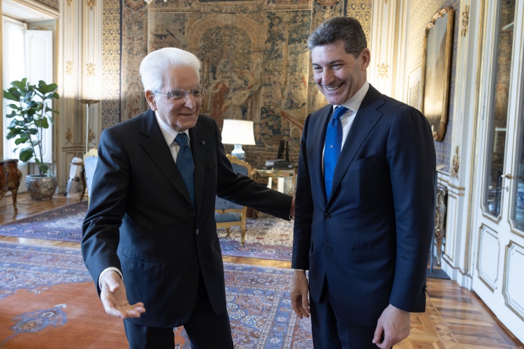 Il Presidente Sergio Mattarella accoglie il Prefetto Vittorio Pisani, Capo della Polizia e Direttore generale della pubblica sicurezza, in occasione  del 172° anniversario della costituzione del corpo di Polizia