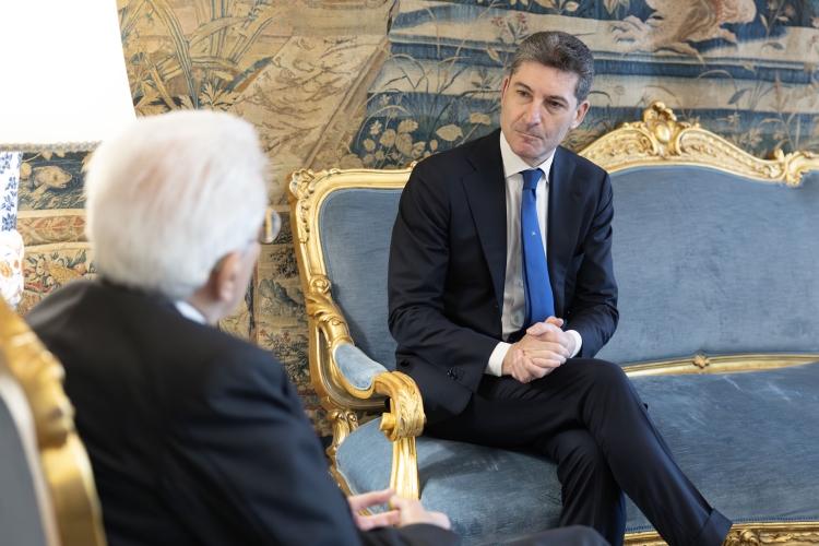 Il Presidente Sergio Mattarella nel corso dell'incontro con il Prefetto Vittorio Pisani, Capo della Polizia e Direttore generale della pubblica sicurezza, in occasione  del 172° anniversario della costituzione del corpo di Polizia