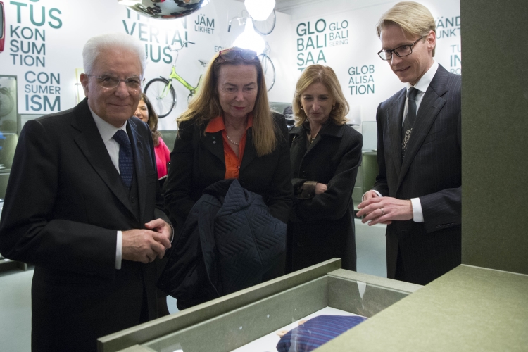 Il Presidente della Repubblica Sergio Mattarella visita il Museo del Design di Helsinki