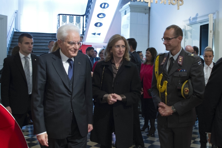 Il Presidente della Repubblica Sergio Mattarella visita il Museo del Design di Helsinki