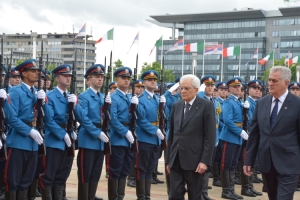 Il Presidente Sergio Mattarella accolto dal Presidente della Repubblica di Serbia, Tomislav Nikolic