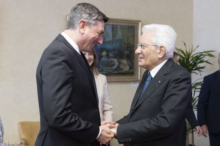 Il Presidente della Repubblica Sergio Mattarella all’ Università degli Studi di Trieste, con Borut Pahor, Presidente emerito della Repubblica di Slovenia, in occasione della cerimonia di conferimento della Laurea magistrale Honoris causa in Giurisprudenza