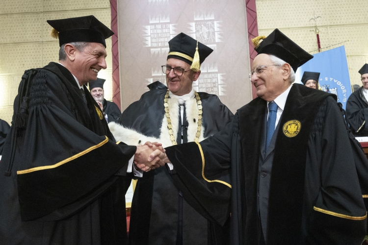 Il Presidente della Repubblica Sergio Mattarella all’ Università degli Studi di Trieste, con Borut Pahor, Presidente emerito della Repubblica di Slovenia, in occasione della cerimonia di conferimento della Laurea magistrale Honoris causa in Giurisprudenza
