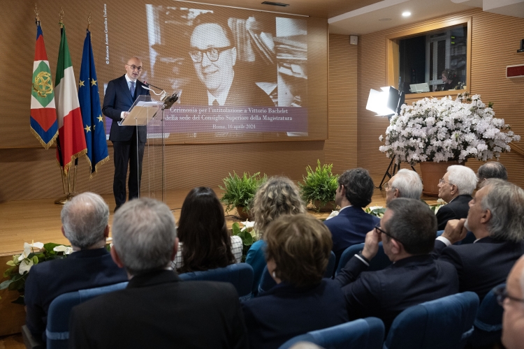 Il Presidente della Repubblica Sergio Mattarella in occasione della cerimonia per l’intitolazione a Vittorio Bachelet della sede del Consiglio Superiore della Magistratura
