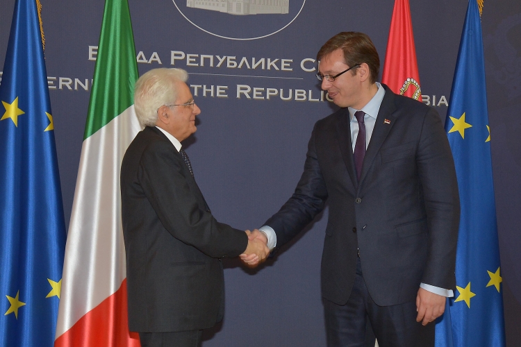 Il Presidente Sergio Mattarella accolto dal Primo Ministro della Repubblica di Serbia, Aleksandar Vucic