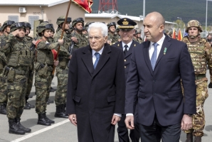 Il Presidente della Repubblica Sergio Mattarella e il Presidente della Repubblica di Bulgaria Rumen Radev  visitano la base militare di Novo Selo

