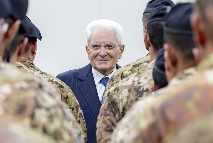 Il Presidente della Repubblica Sergio Mattarella alla base militare di Novo Selo
