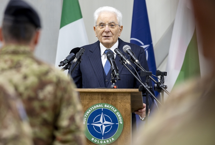 Il Presidente della Repubblica Sergio Mattarella alla base militare di Novo Selo