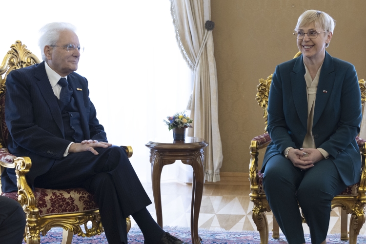 Il Presidente della Repubblica Sergio Mattarella al Castello di Brdo con Nataša Pirc Musar,  Presidente della Repubblica di Slovenia, in occasione del ventennale dell'adesione slovena all'Unione Europea
