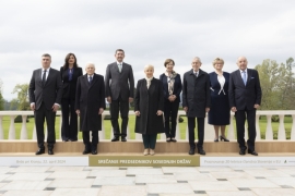 Il Presidente della Repubblica Sergio Mattarella al Castello di Brdo con Nataša Pirc Musar,  Presidente della Repubblica di Slovenia e i Capi di Stato di Ungheria, Croazia, Austria, in occasione del ventennale dell'adesione slovena all'Unione Europea

