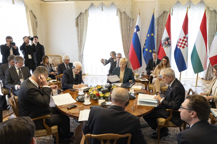 Il Presidente della Repubblica Sergio Mattarella in occasione della cerimonia del ventennale dell'adesione slovena all'Unione Europea

