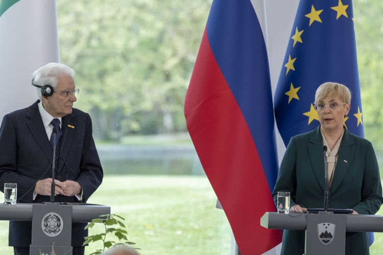 Il Presidente della Repubblica Sergio Mattarella con la Presidente della Repubblica di Slovenia Nataša Pirc Musar, nel corso delle dichiarazioni alla stampa, in occasione della cerimonia del ventennale dell'adesione slovena all'Unione Europea