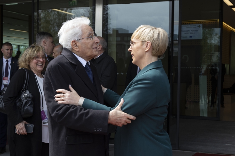 Il Presidente della Repubblica Sergio Mattarella al Castello di Brdo con Nataša Pirc Musar Presidente della Repubblica di Slovenia, in occasione del ventennale dell'adesione slovena all'Unione Europea
