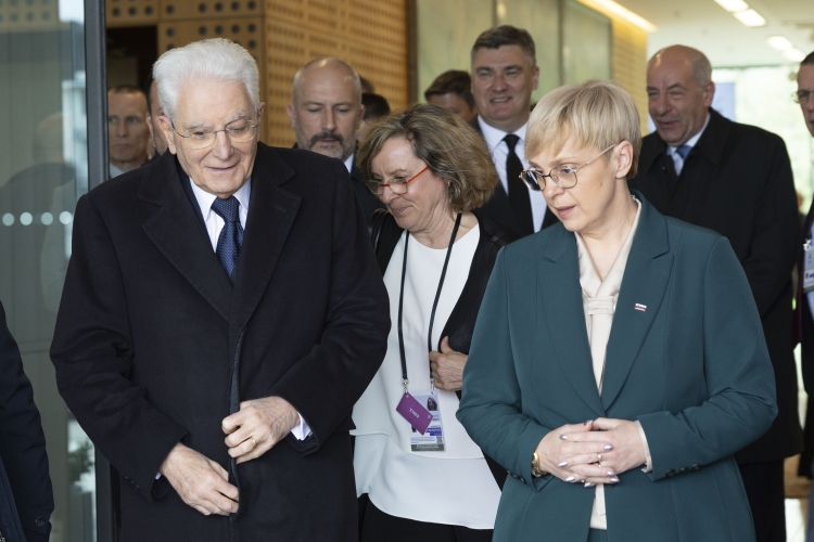 Il Presidente della Repubblica Sergio Mattarella al Castello di Brdo con Nataša Pirc Musar Presidente della Repubblica di Slovenia, in occasione del ventennale dell'adesione slovena all'Unione Europea

