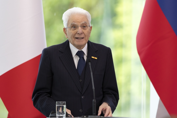 Il Presidente della Repubblica Sergio Mattarella nel corso delle dichiarazioni alla stampa in occasione del ventennale dell'adesione slovena all'Unione Europea

