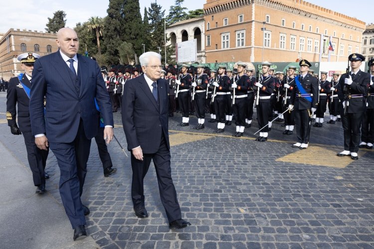 Il Presidente della Repubblica Sergio Mattarella in occasione della deposizione di una corona d’alloro sulla Tomba del Milite Ignoto, nel 79° anniversario della Liberazione
