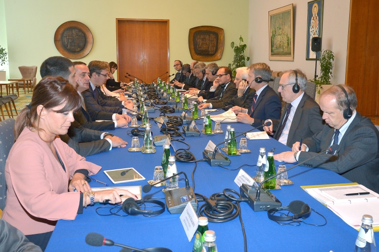 Il Presidente Sergio Mattarella accolto dal Primo Ministro 
