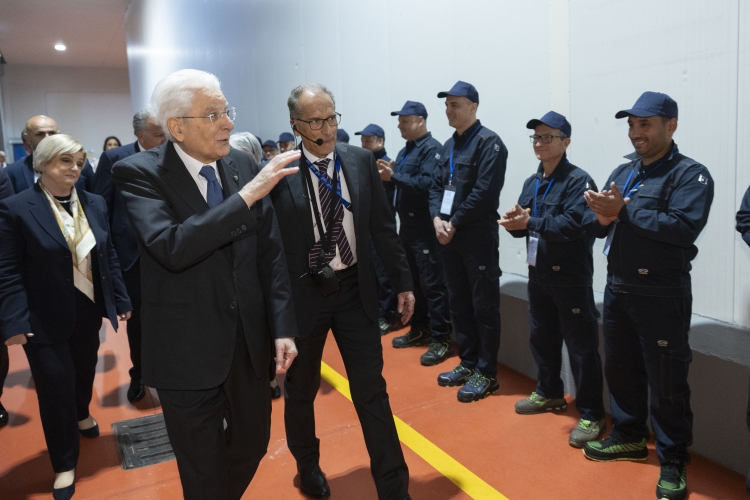 Il Presidente della Repubblica Sergio Mattarella nello stabilimento GIAS, in occasione della visita al sistema agroalimentare del distretto del cosentino per le celebrazione della Festa del Lavoro 
