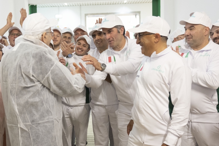 Il Presidente della Repubblica Sergio Mattarella nello stabilimento Granarolo, in occasione della celebrazione della Festa del Lavoro
