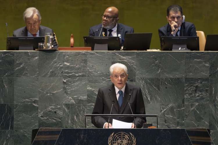 Il Presidente della Repubblica Sergio Mattarella durante la sua allocuzione dal titolo “Italia, Nazioni Unite e multilateralismo per affrontare le sfide comuni” all'Assemblea Generale delle Nazioni Unite
