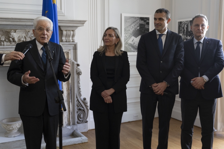 Il Presidente della Repubblica Sergio Mattarella incontra il personale del Consolato Generale, dell’Istituto Italiano di Cultura e dell’Agenzia per la Promozione all’estero e l’internazionalizzazione delle imprese 
