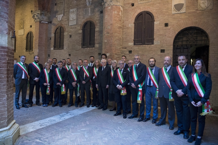 Il Presidente Sergio Mattarella con i Sindaci della Provincia di Siena