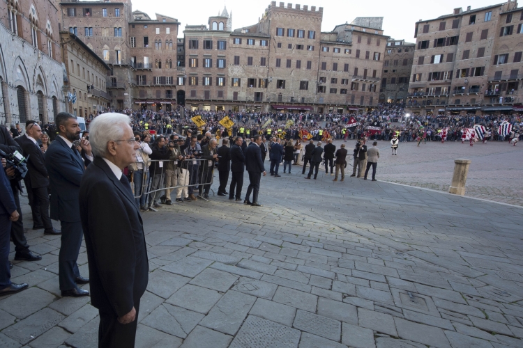 Il Presidente Sergio Mattarella in Piazza del Campo
