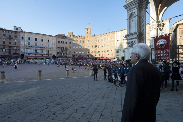 Il Presidente Sergio Mattarella in Piazza del Campo
